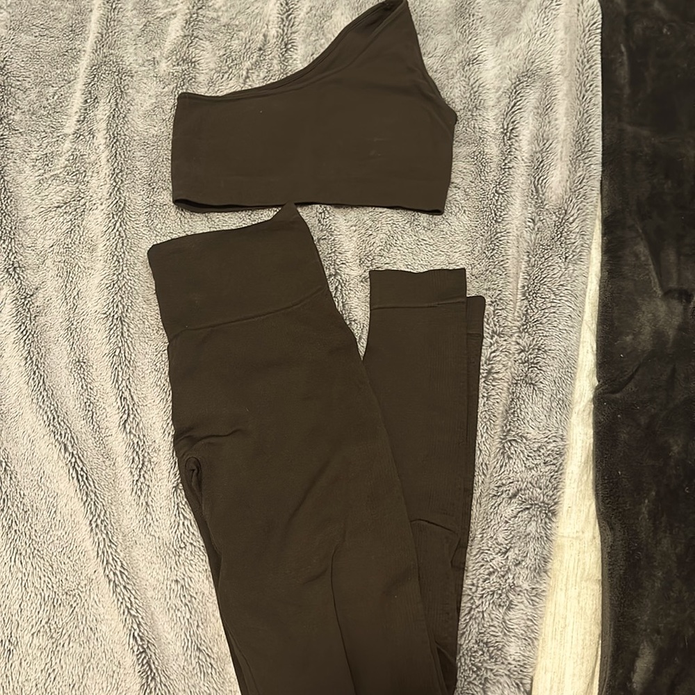 Brown workout set